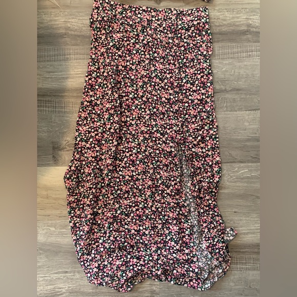 Floral Two Piece Set - Picture 3 of 4